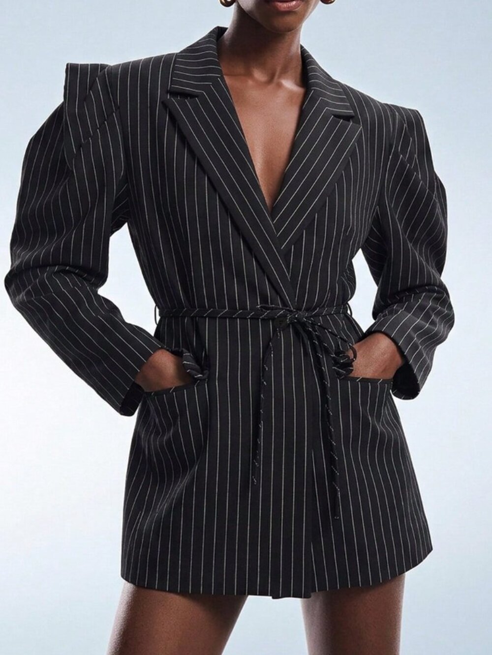 Black & White Casual Women's Cinched Waist Striped Wide Shoulder Blazer Jacket - Picture 3 of 8